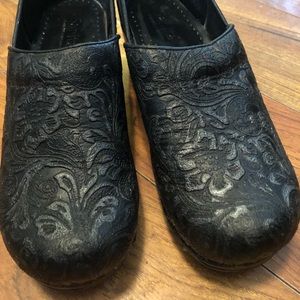 Sanitas women’s clogs